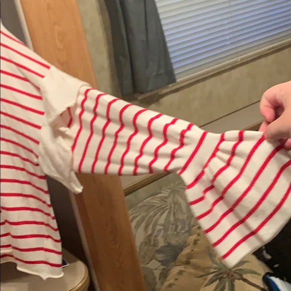 Striped Ruffle sleeve sweater - Picture 3 of 3